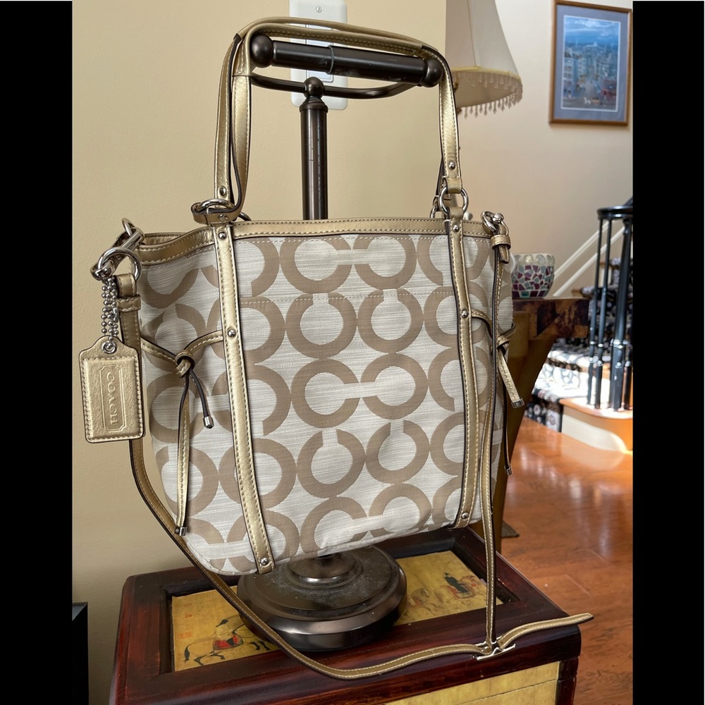 COACH AUDREY OPT ART SHANTUNG CINCHED TOTE/ CROSS -Mint!